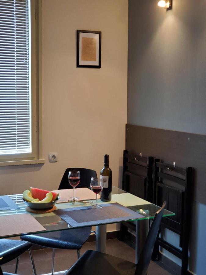 Sunny Central Apartment Sofya Dış mekan fotoğraf